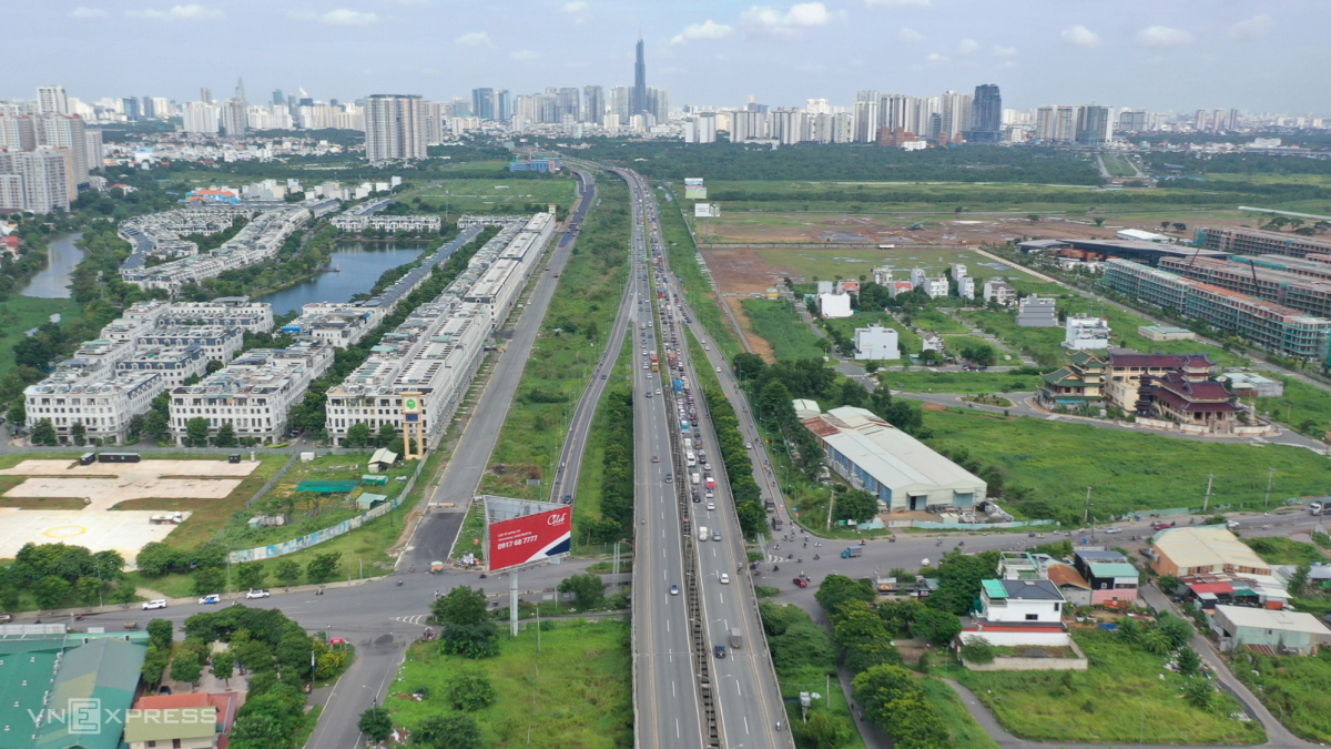 Đường song hành cao tốc TP HCM - Long Thành trước ngày thông xe